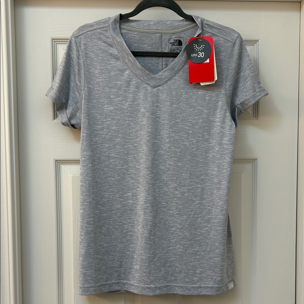 NWT The North Face FlashDry Heather Gray V-Neck Short Sleeved Shirt Size Large